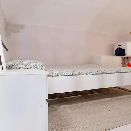 Near Campus& Center: Teeny Tiny