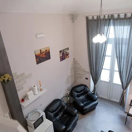 Near Campus& Center: Teeny Tiny Apartment Turin